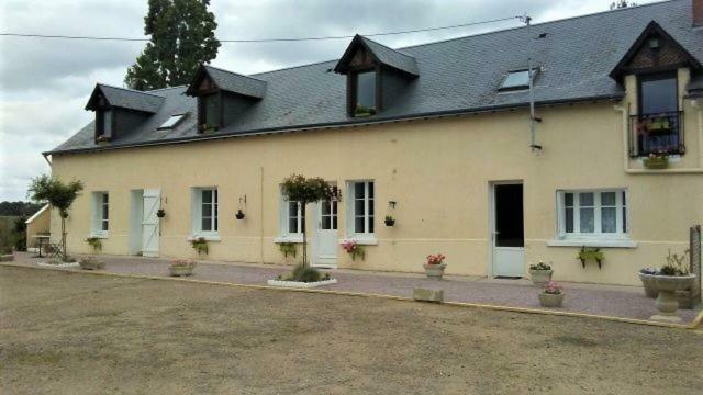 Les Hautes Mougonnieres Neuil Exterior foto